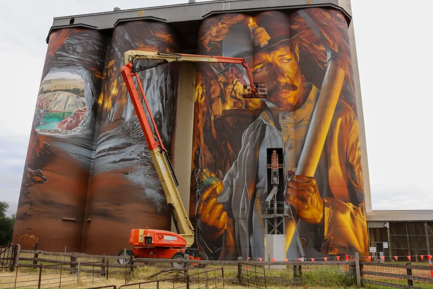 Kapunda Silo Mural by Smug