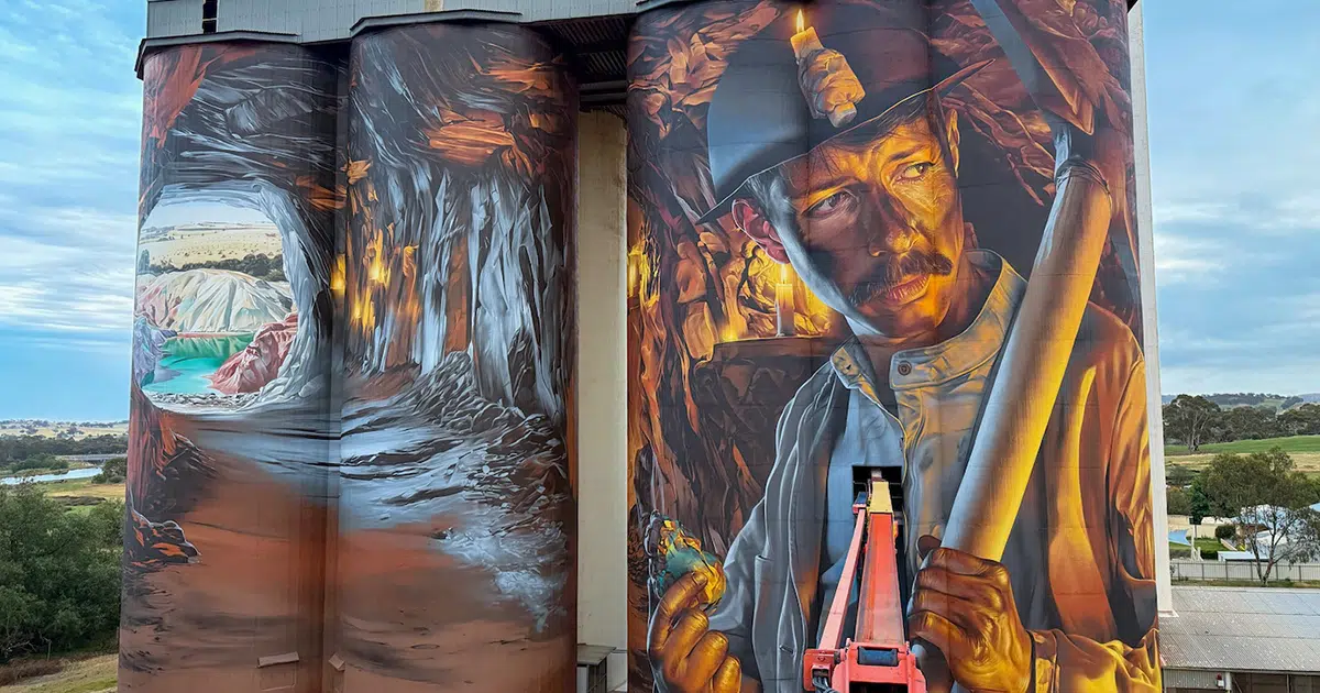 Monumental Mural on Australia’s Old Grain Silos Honor Historic Copper Miners