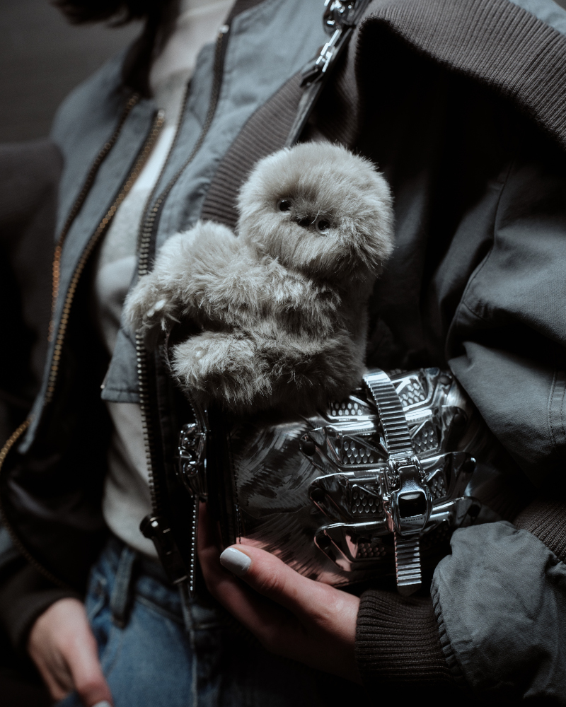 handbag with Mirumi bag charm