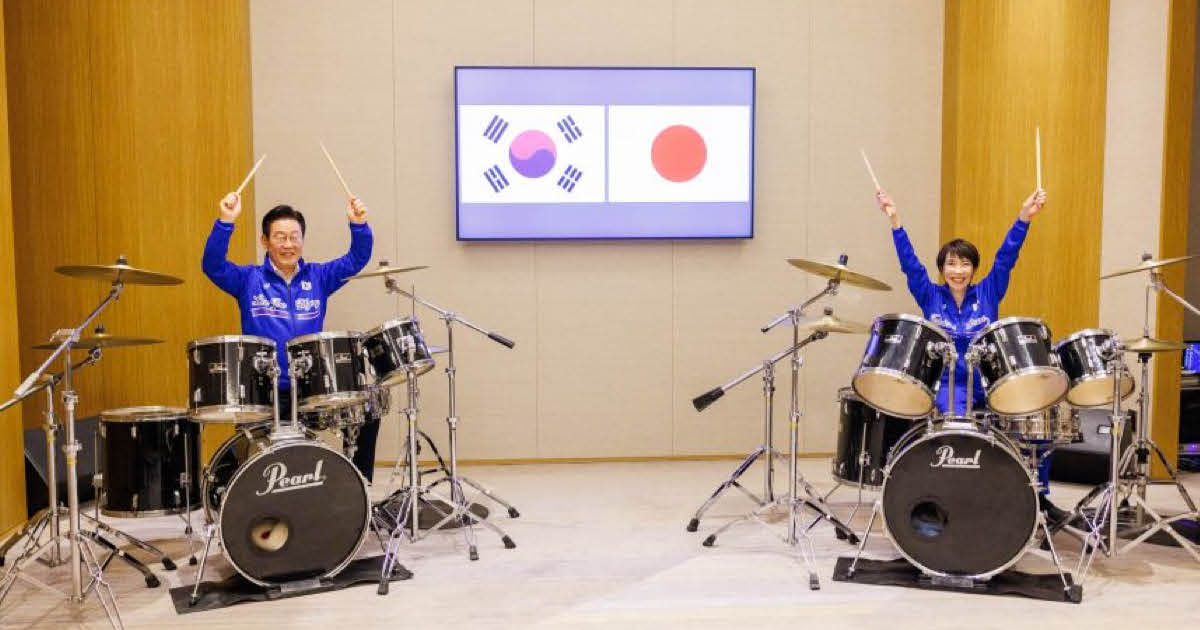 Leaders of Japan and South Korea Got Together To Jam Out in K-Pop Drum Duet