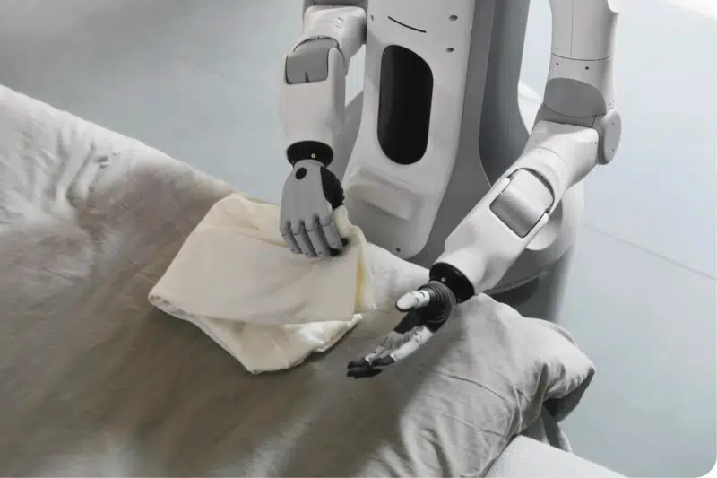 Switchbot Onero H1 folding clothes