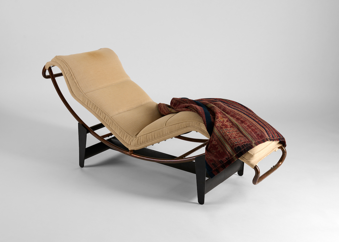 Charlotte Perriand, Le Corbusier, and Pierre Jeanneret, &lsquo;Chaise longue basculante,&rsquo; French, 1928. Copper tubular frame, black lacquered steel base. (Courtesy Maison Gerard)