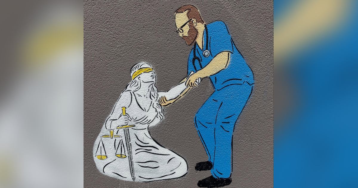 Street Artist’s Tribute to Alex Pretti, Nurse Killed by ICE, Becomes Public Vigil Near Seattle Hospitals