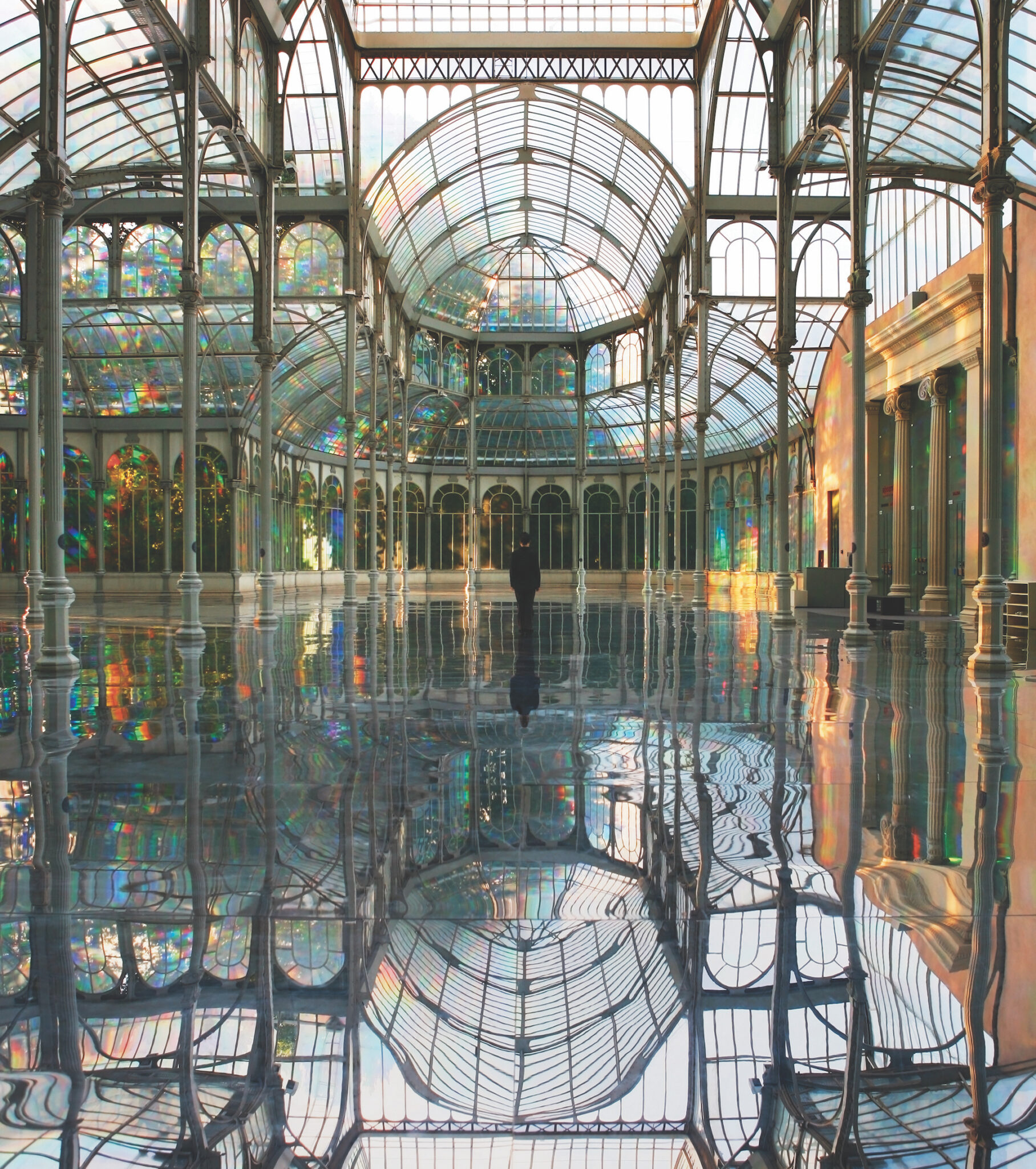 Kimsooja, &ldquo;To Breathe &ndash; A Mirror Woman,&rdquo; 2022. (Photo: Jaeho Chong, courtesy of the artist and Museo Nacional Centro de Arte Reina Sof&iacute;a)