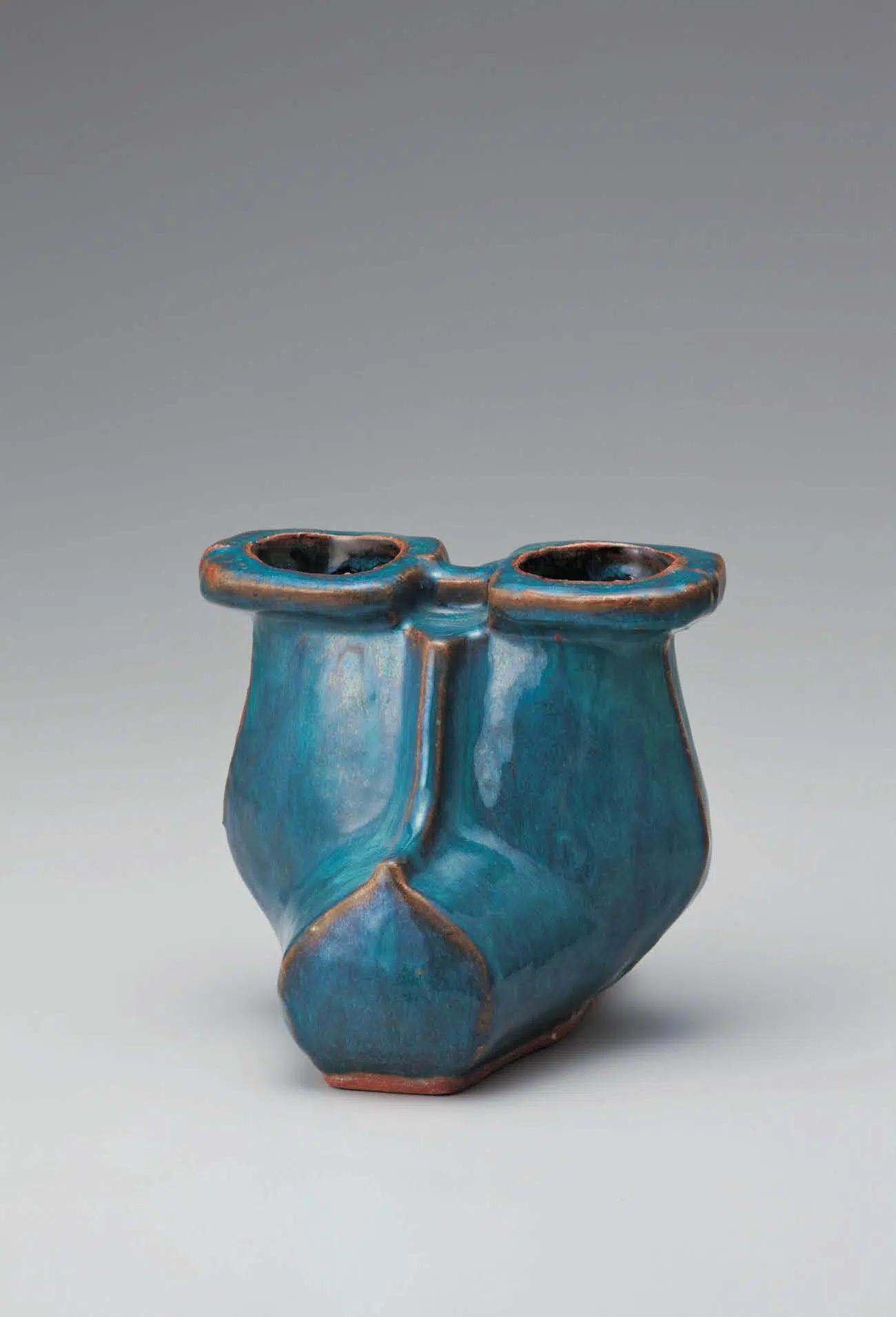 Double-headed flask with turquoise glaze (&ldquo;hekiyū&rdquo;), 1961.