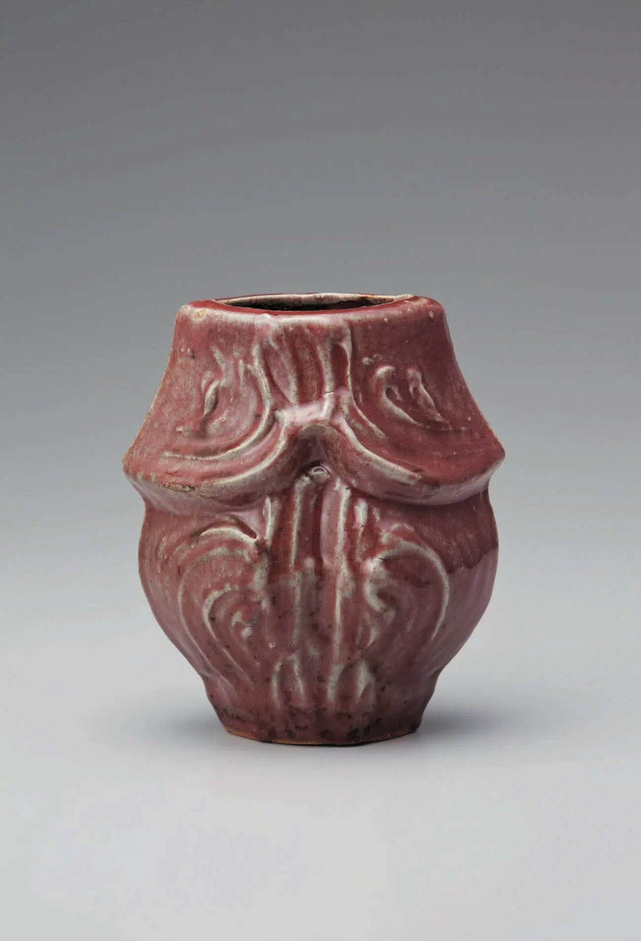 Flask with copper red glaze and brushmark slip (&ldquo;dorohakeme&rdquo;), 1962.