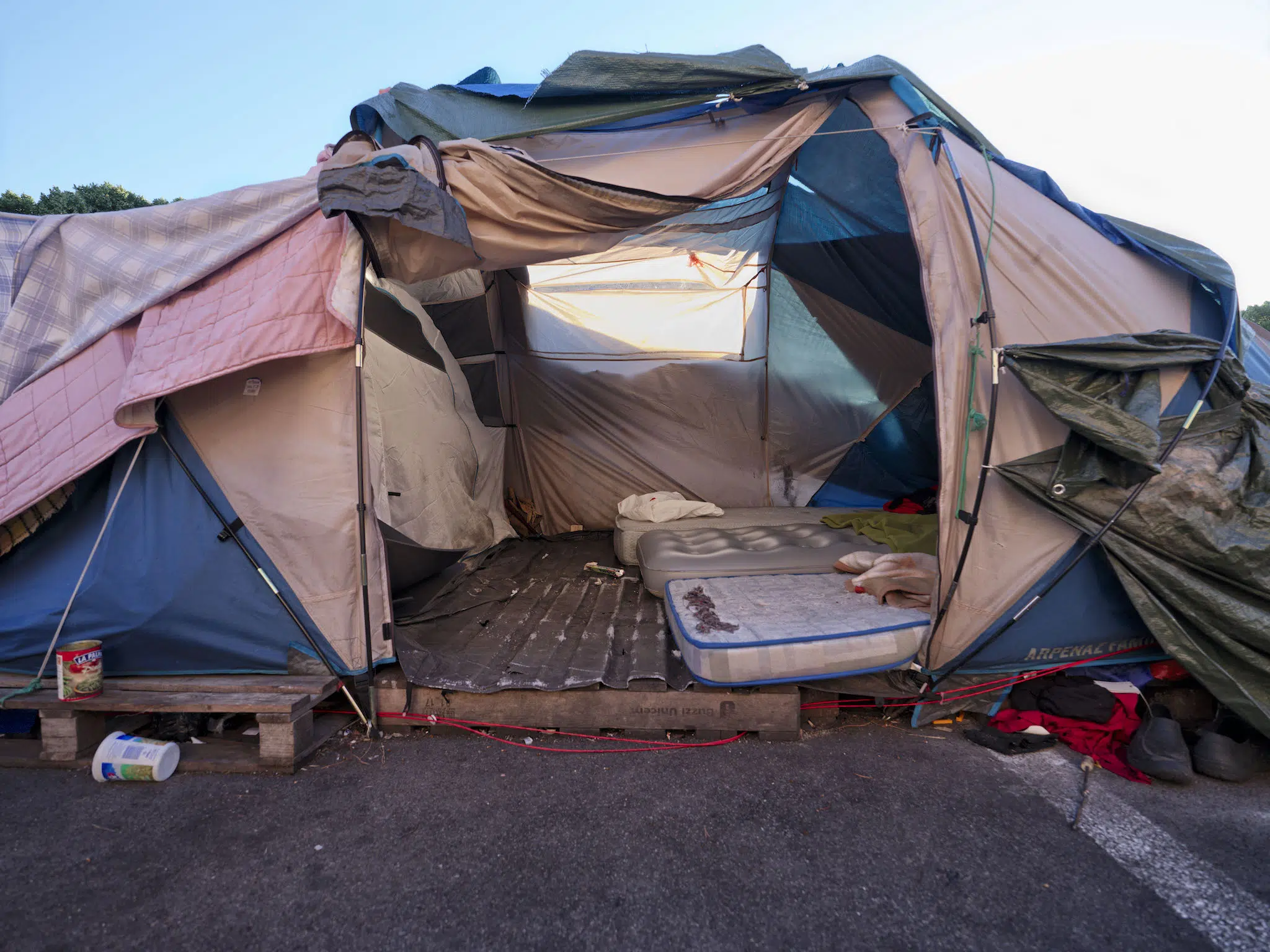 Migrant tents in Rome, as part of Steven Seidenberg&rsquo;s &ldquo;Baobab&rdquo; series