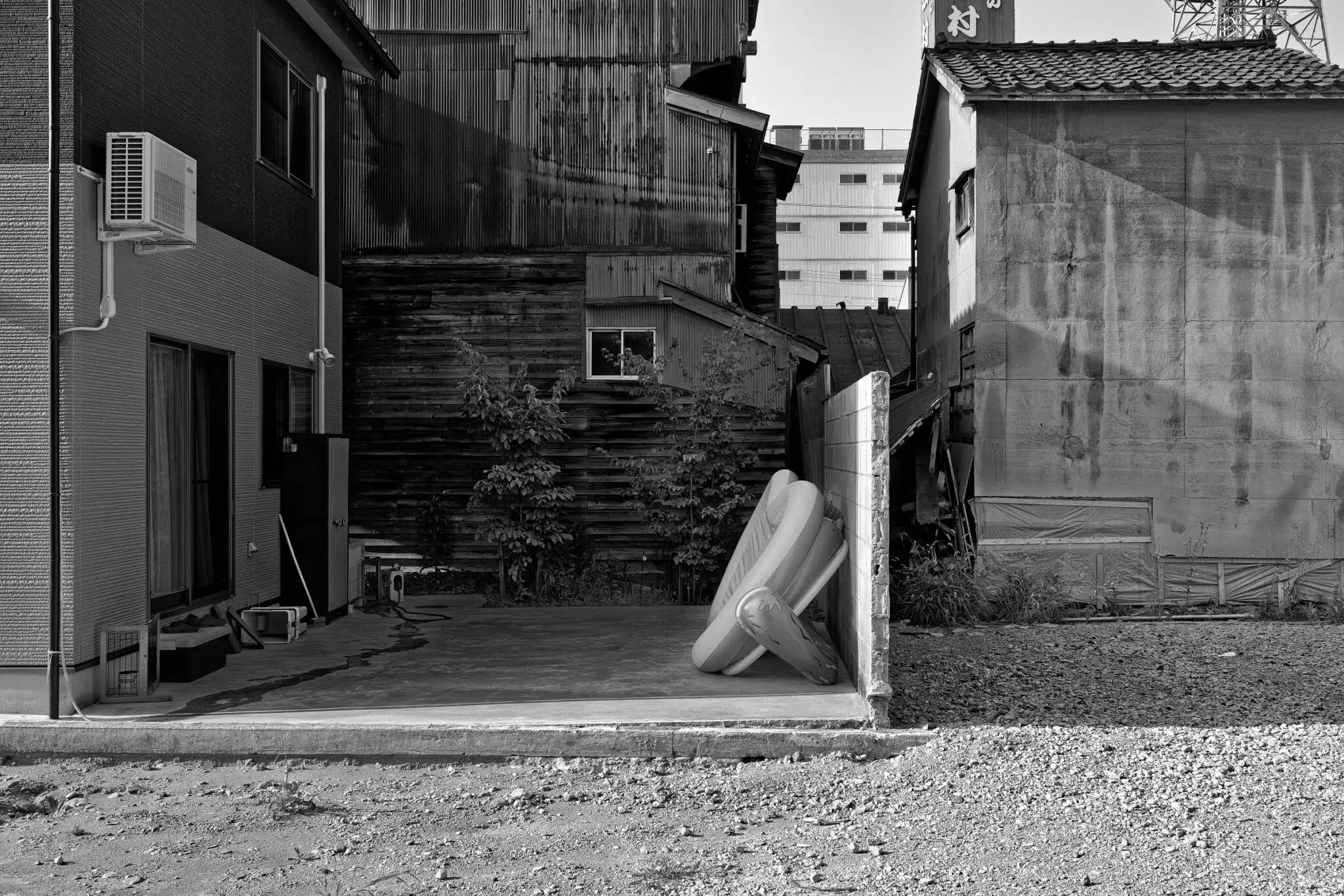 Vacant houses and vacant lots in Japan, as part of Steven Seidenberg&rsquo;s &ldquo;Kanazawa Vacancy&rdquo; series