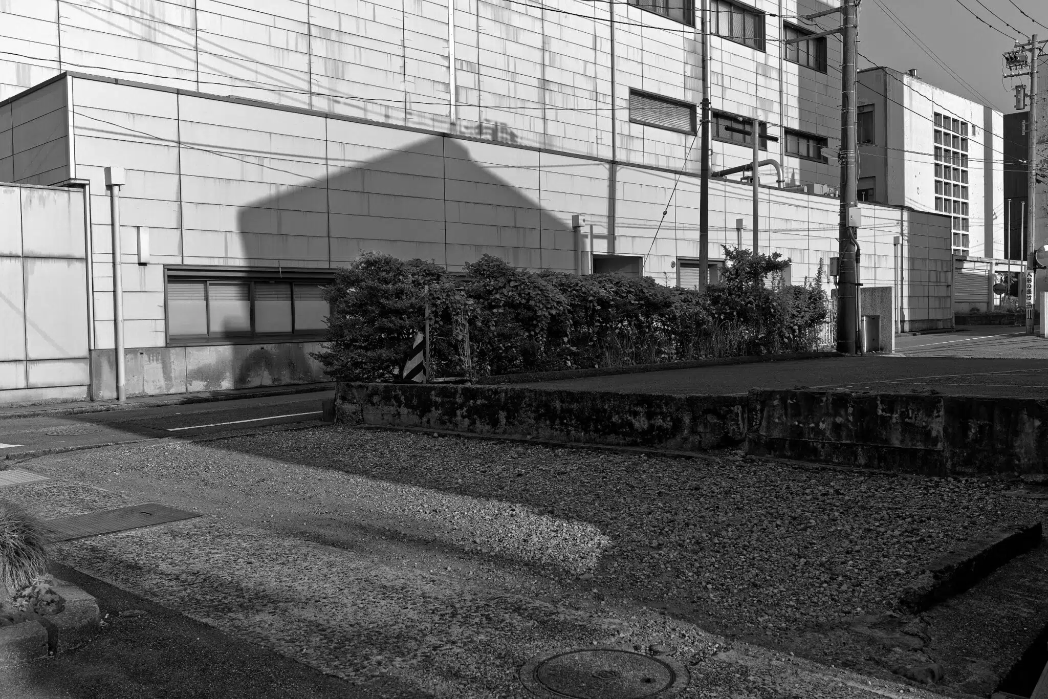 Vacant houses and vacant lots in Japan, as part of Steven Seidenberg&rsquo;s &ldquo;Kanazawa Vacancy&rdquo; series