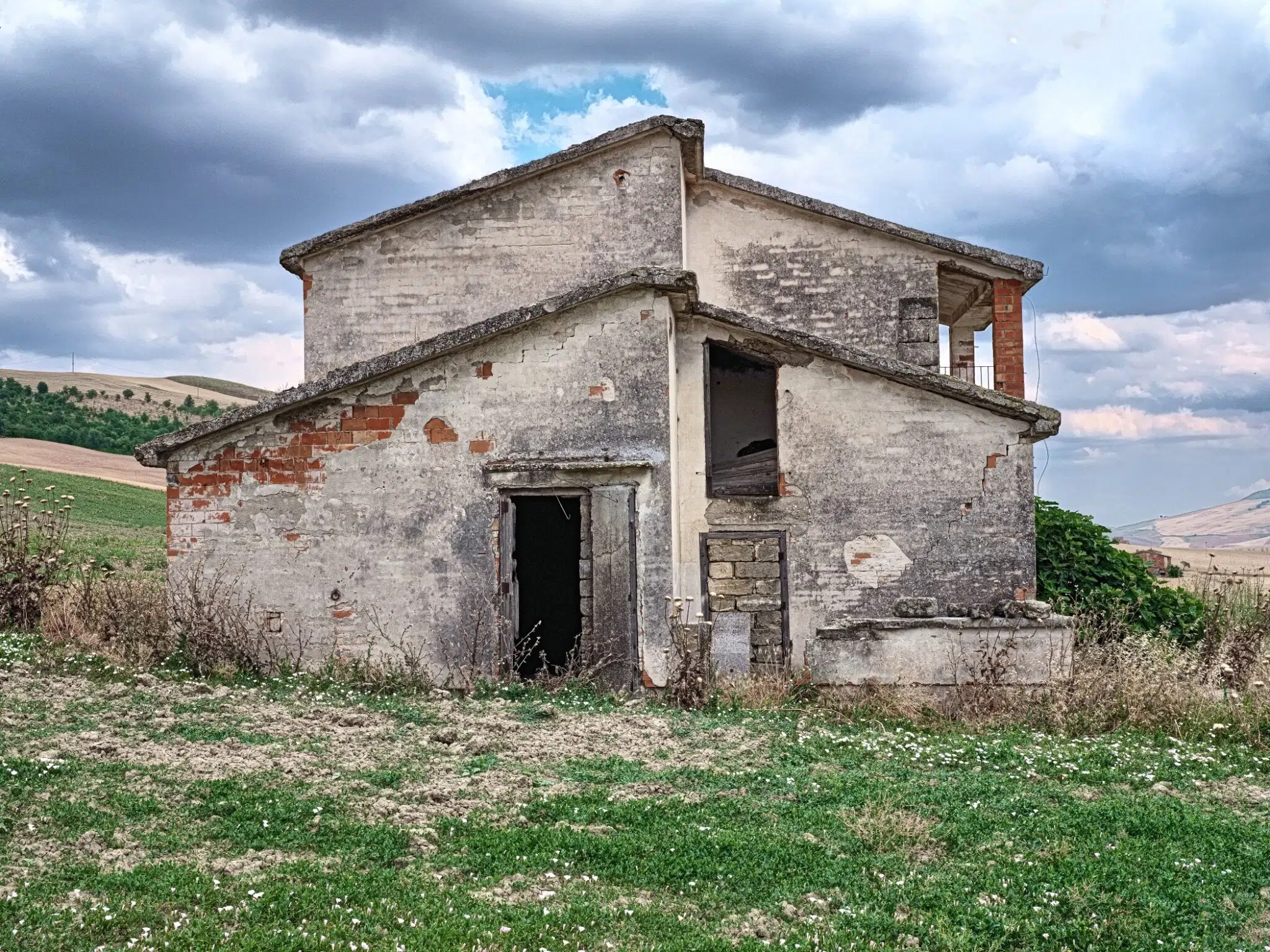 Abandoned structures in Puglia, Italy, as part of Steven Seidenberg&rsquo;s &ldquo;The Architecture of Silence&rdquo; series