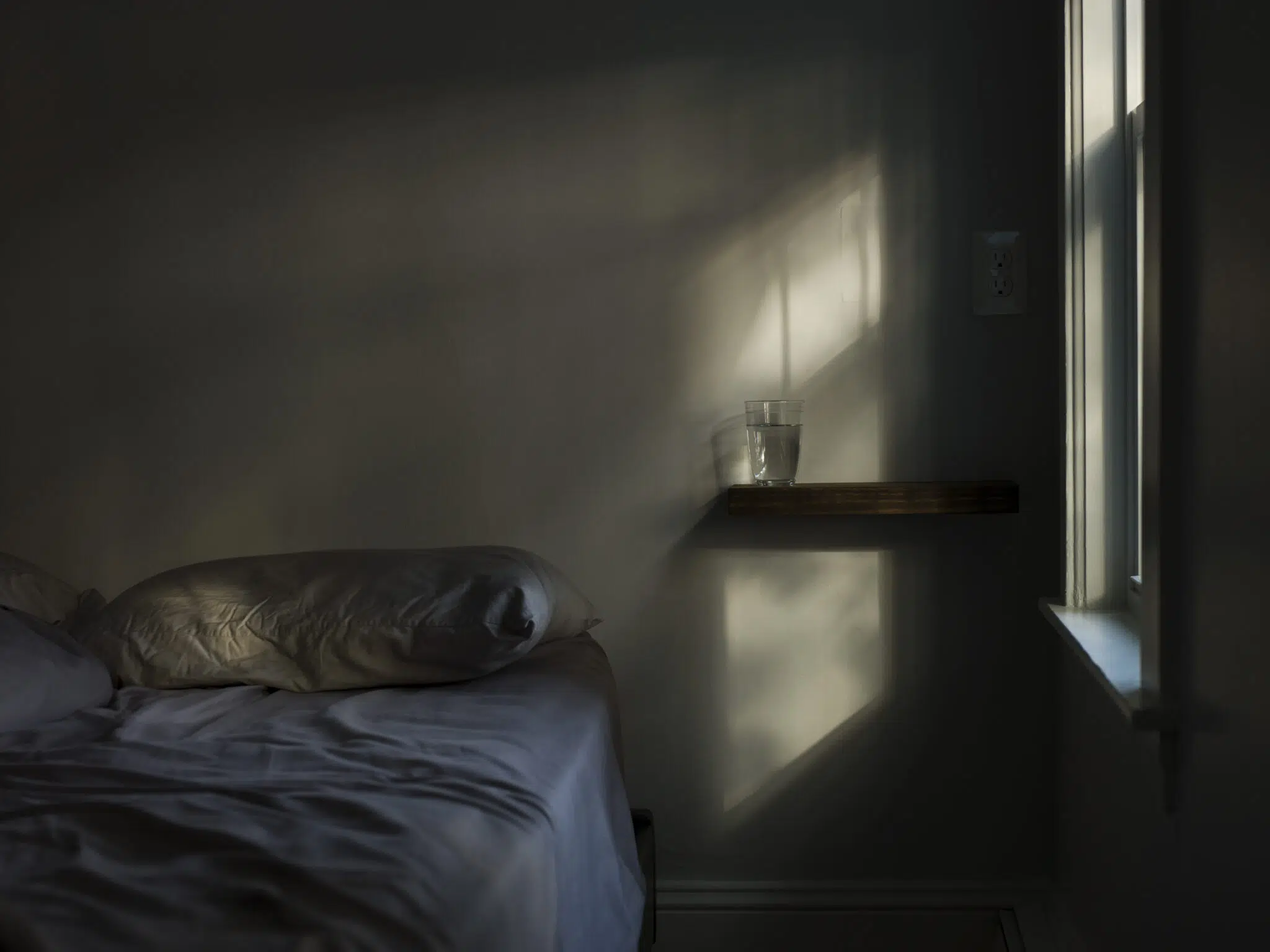 Jess T. Dugan, &ldquo;Early morning light, Boston,&rdquo; 2020