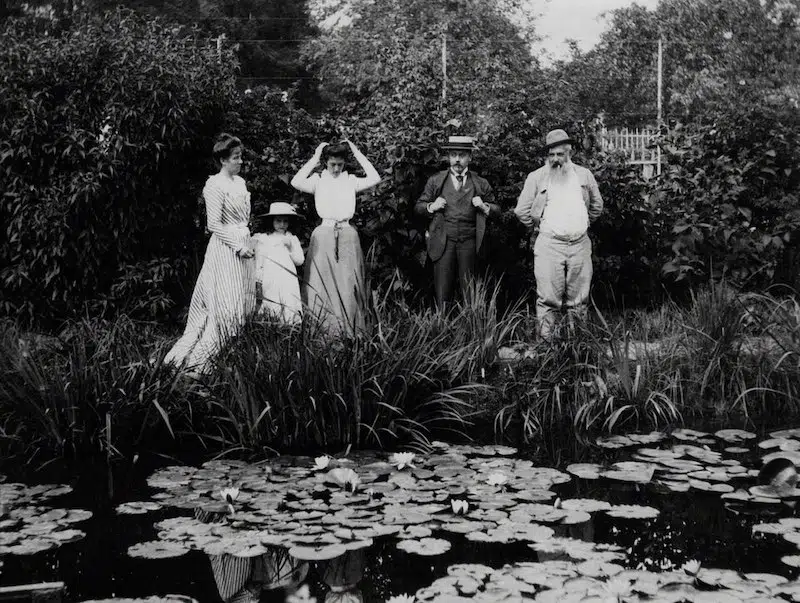 Germaine Hosched&eacute;, Lili Butler, Mrs. Joseph Durand-Ruel, Georges Durand-Ruel, and Claude Monet at Giverny in 1900.