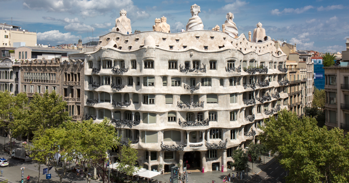 Casa Milà: Antoni Gaudí’s Residential Building in Barcelona That Became a Modernist Masterpiece