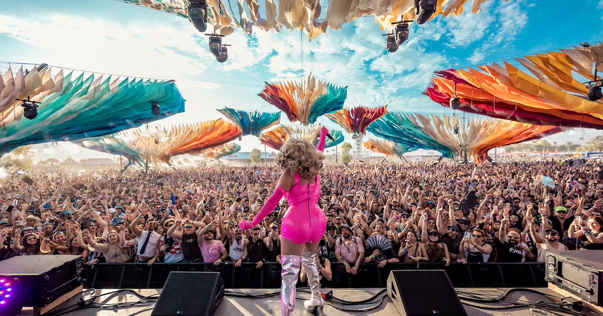 Vibrant Stage Design Brings Natural Forms of Mushrooms and Coral Reefs to Coachella
