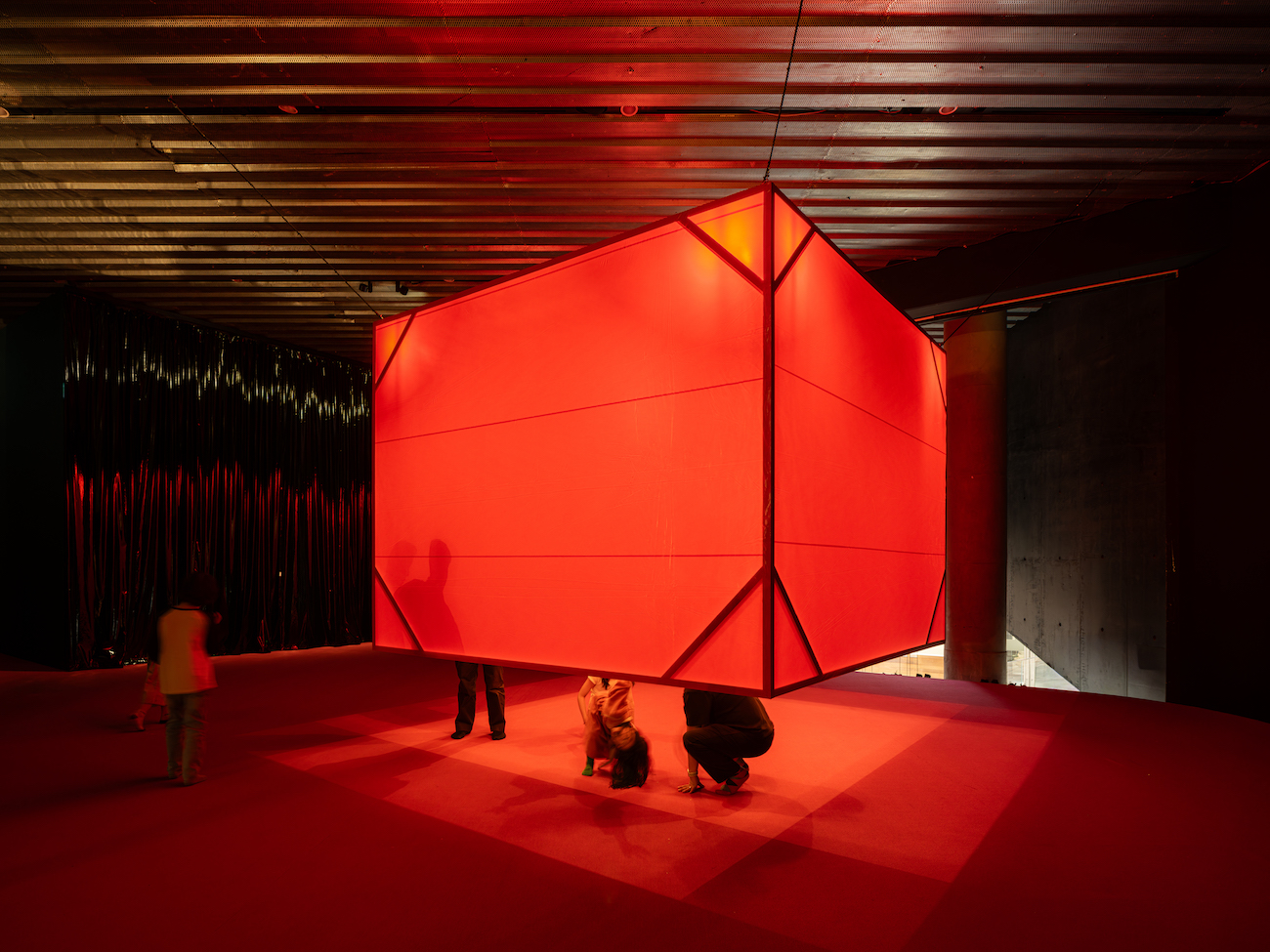 Tsuruko Yamazaki,"Red." Outdoor Gutai Art Exhibition, Ashiya Park, Ashiya, Japan, 1956. Bolts, light bulbs, metal fixtures, vinyl, wires, wood. 270 × 360 x 360 cm. Reconstruction National Museum of Art, Osaka, 1985 Loan from the Estate of Tsuruko Yamazaki, courtesy of LADS Gallery, Osaka and Take Ninagawa, Tokyo, Japan © Cheolki Hong.