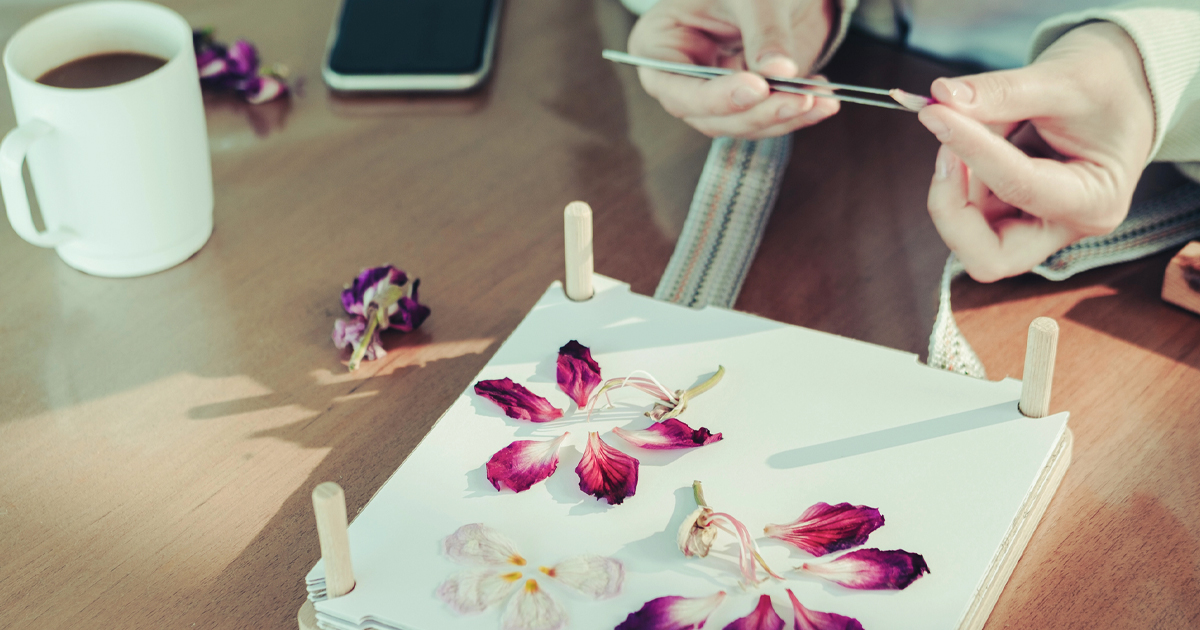 Here’s Your Simple Shopping List for Creating DIY Pressed Flower Art