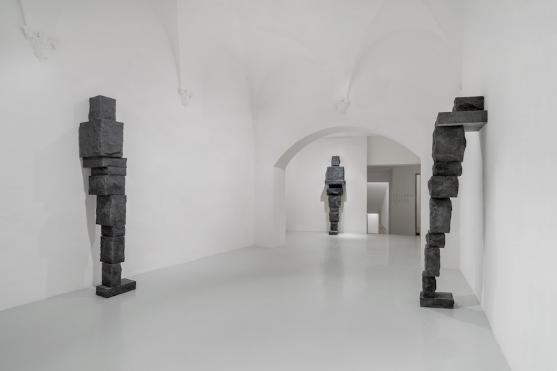 Antony Gormley What Holds Us
