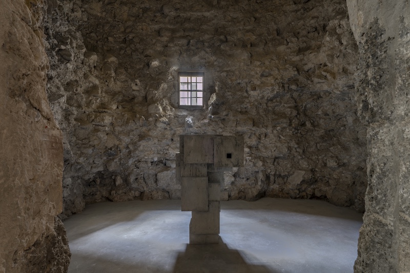 Antony Gormley What Holds Us