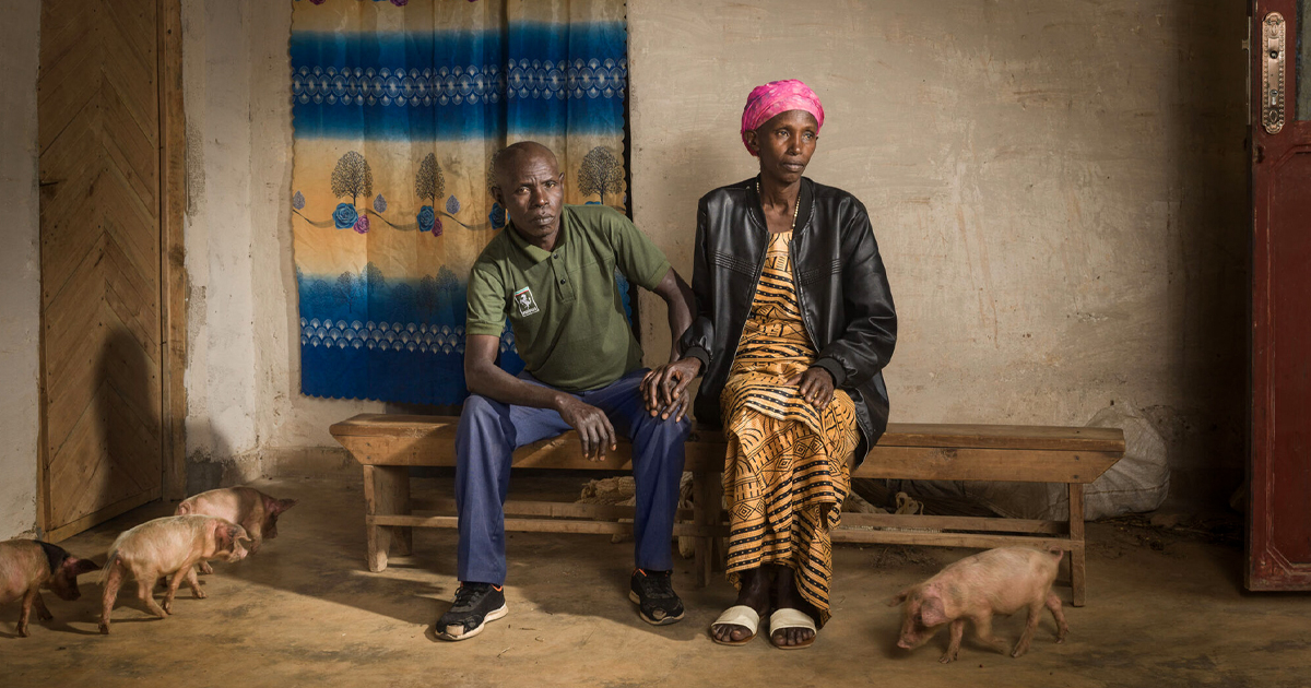Survivors and Perpetrators of Rwandan Genocide Pose Together in Powerful Portraits [Interview]