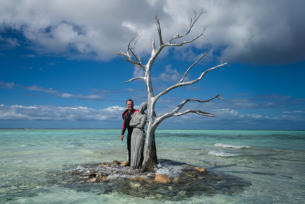Jason deCaires Taylor’s Underwater Sculpture Honors a Solomon Islands