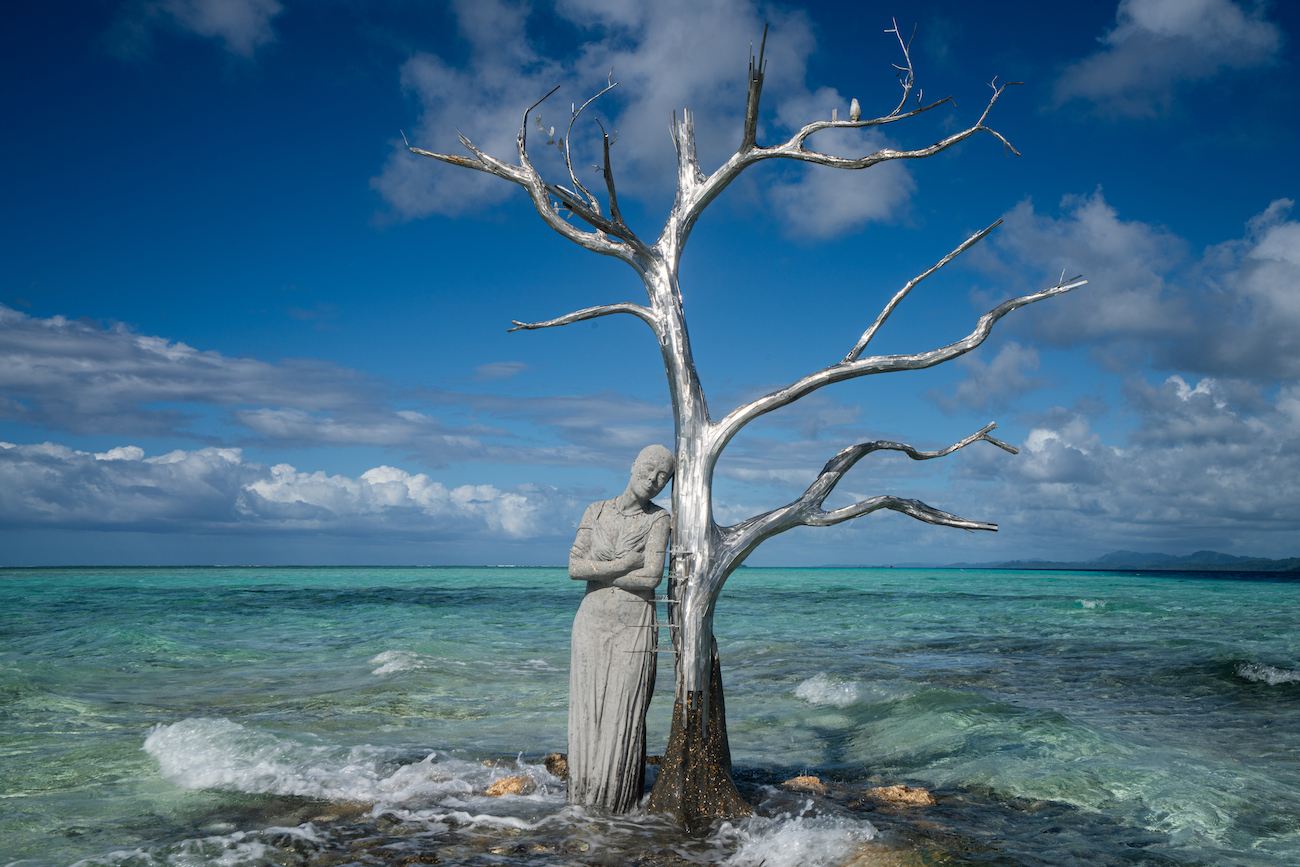 Jason deCaires Taylor’s Underwater Sculpture Honors a Solomon Islands