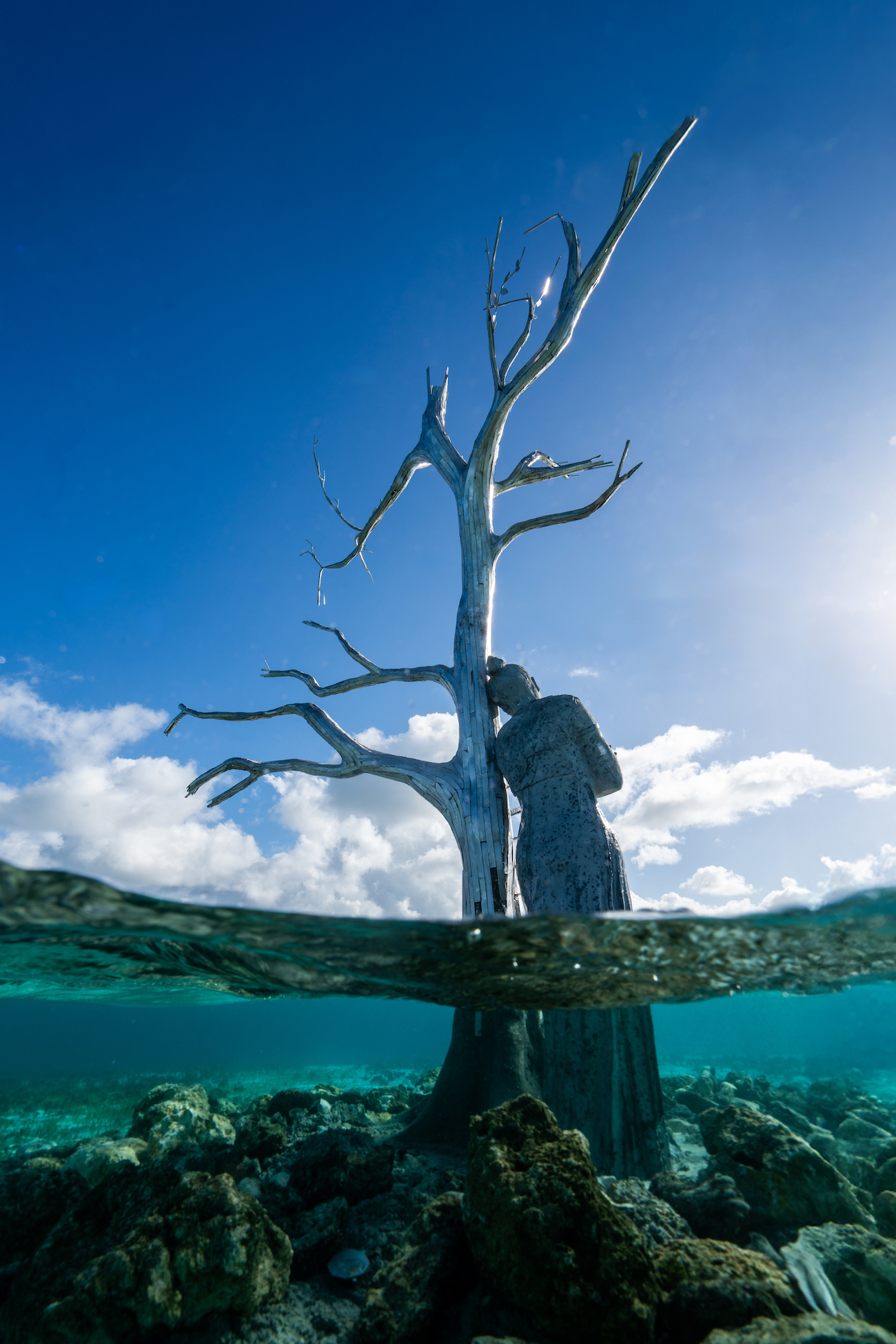 Jason deCaires Taylor’s Underwater Sculpture Honors a Solomon Islands
