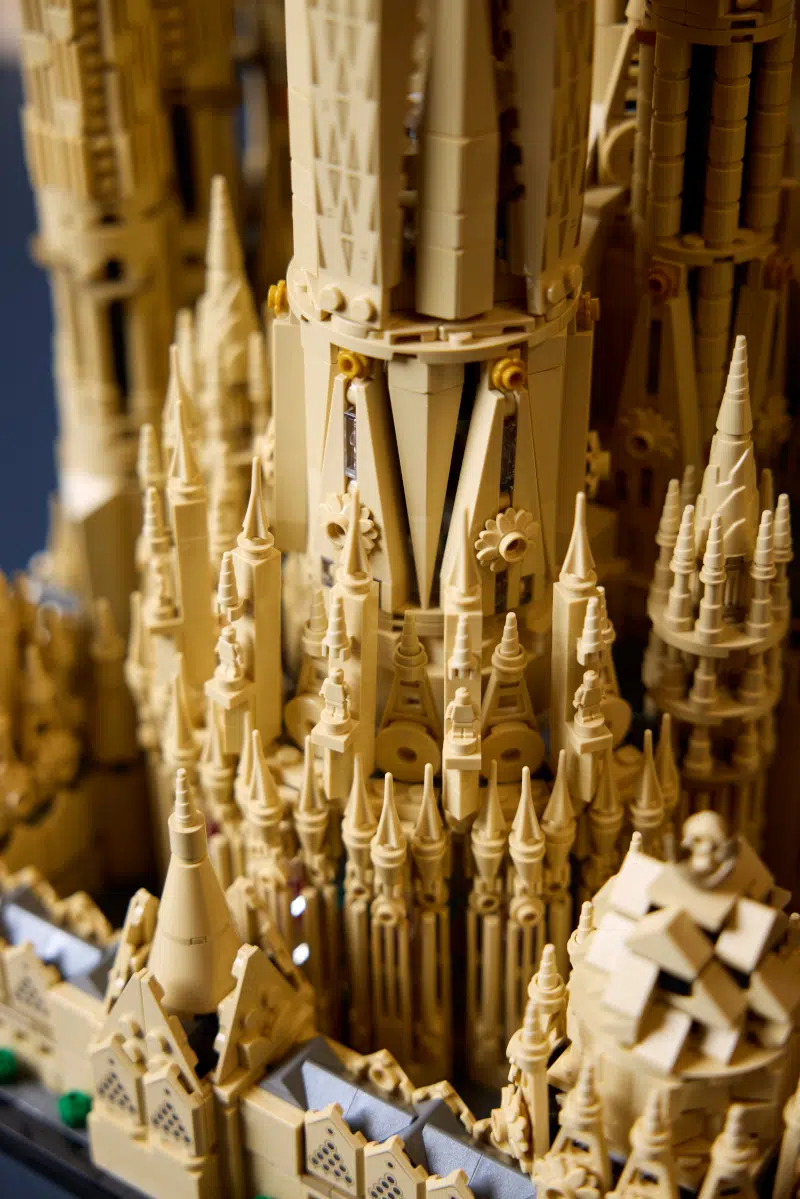 Details of LEGO Sagrada Família set