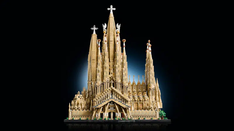 Details of LEGO Sagrada Família set