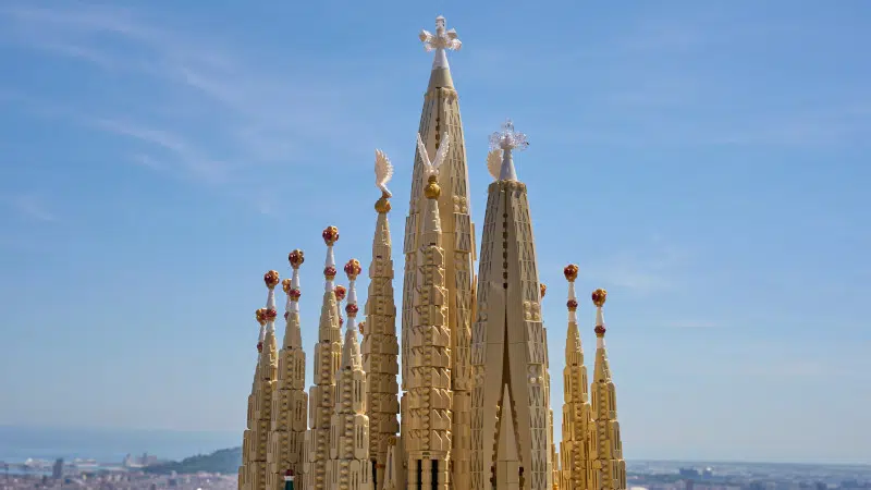 Details of LEGO Sagrada Família set