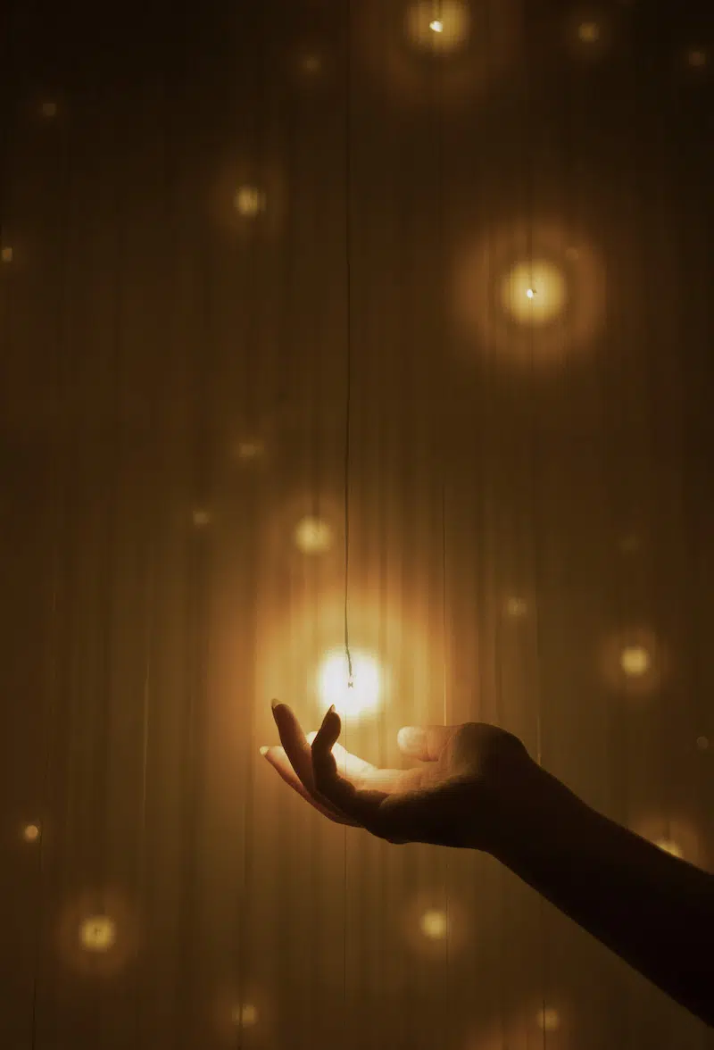 teamLab, Massless Suns and Dark Suns, 2022-, Interactive Installation, Endless, Sound: Hideaki Takahashi &copy; teamLab 