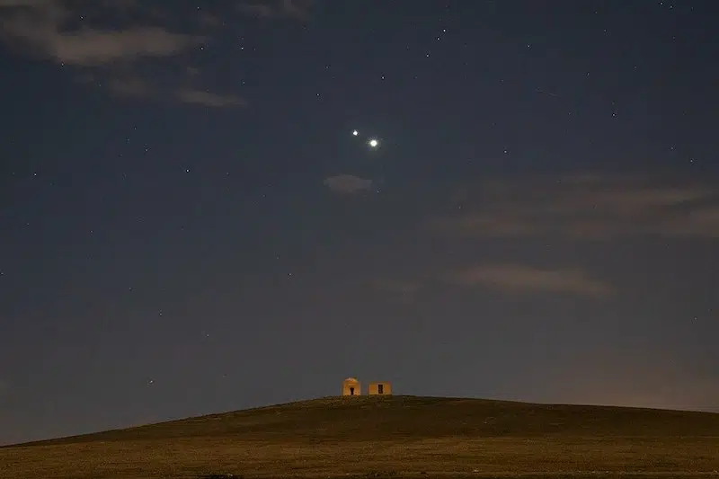 Venus and Jupiter Will Align With the Moon in a Stunning June Sky Show