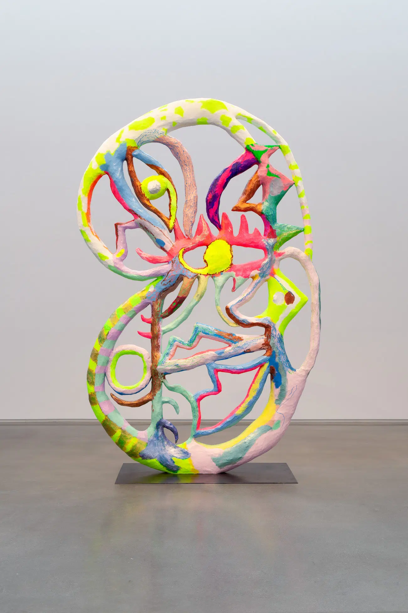 Bianca Beck. Each star a sun / Neon white, 2026. Papier-mâche, wood, steel wire, acrylic and oil paint, steel. 116 x 54 x 36 inches. Courtesy of the artist, Uffner & Liu, and the Center for Maine Contemporary Art. (Photo: Art Index)
