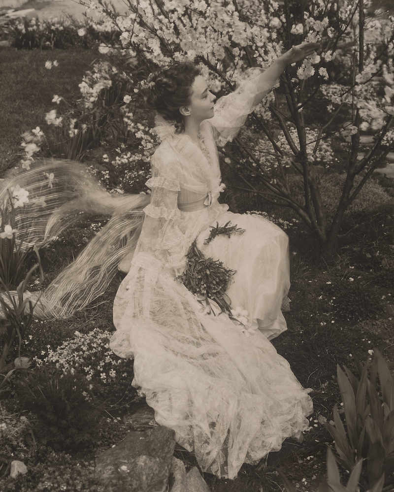The Lady of the Camillias - Lillian Gish for Vanity Fair. Photograph by Edward Steichen 