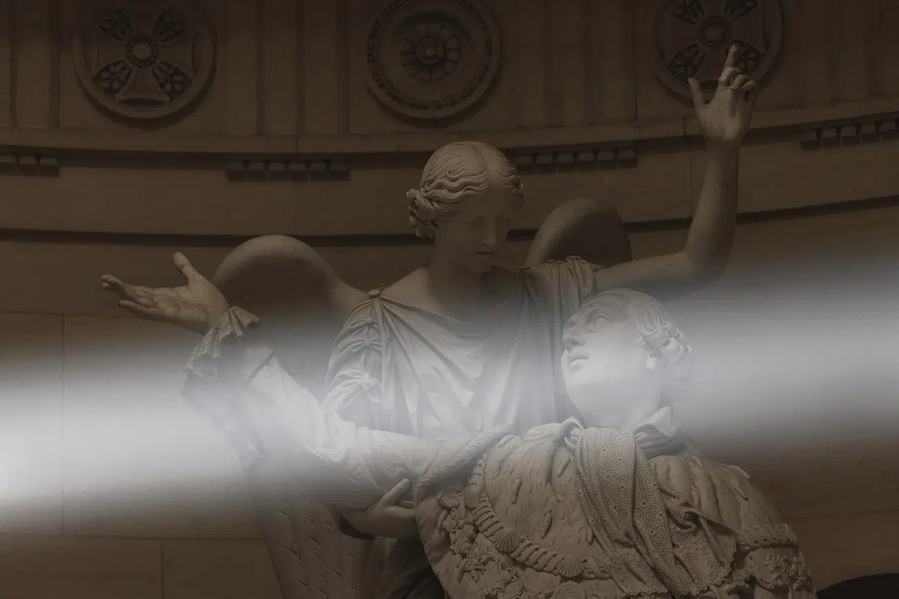 Threshold by Emilio Ferro. Site-specific light and sound installation commissioned by the City of Paris for Nuit Blanche 2026, presented at the Chapelle Expiatoire, Paris. Project direction: Studio Artera. Photo: Roberto Conte.