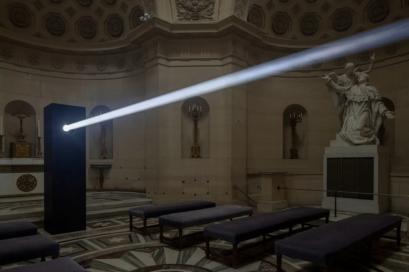 Threshold by Emilio Ferro. Site-specific light and sound installation commissioned by the City of Paris for Nuit Blanche 2026, presented at the Chapelle Expiatoire, Paris. Project direction: Studio Artera. Photo: Roberto Conte.