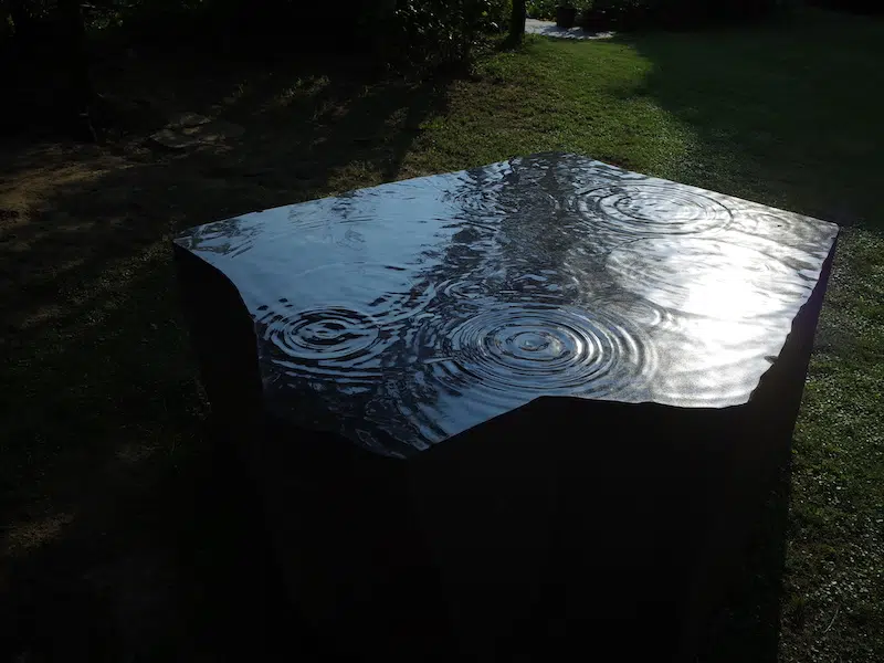 Shen Lie Yi Rain Sculpture