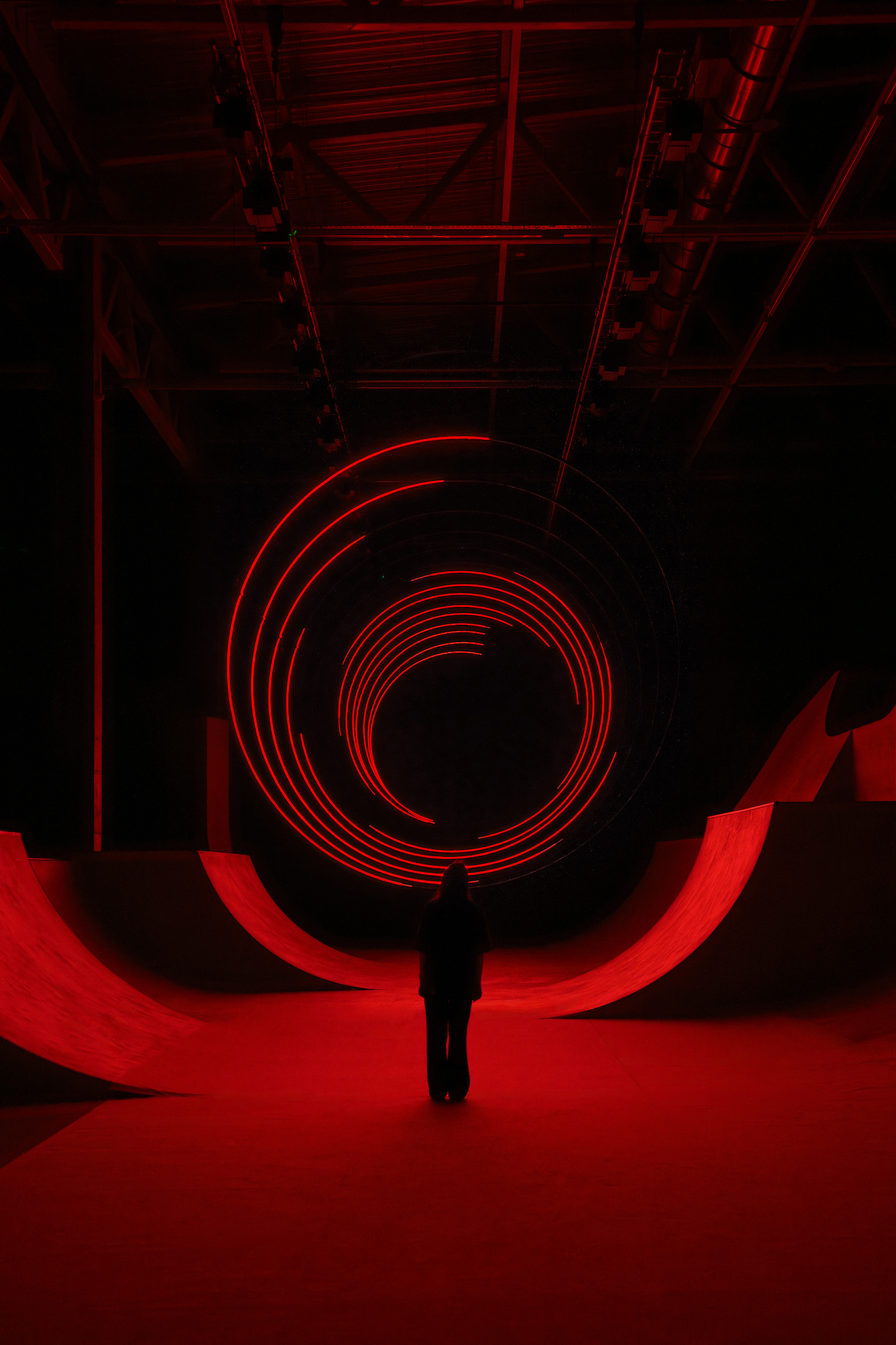 CYCLES N2, Kazan, Rusia, 2026. Kinetic installation. Steel, motors. 20 x 8 meters