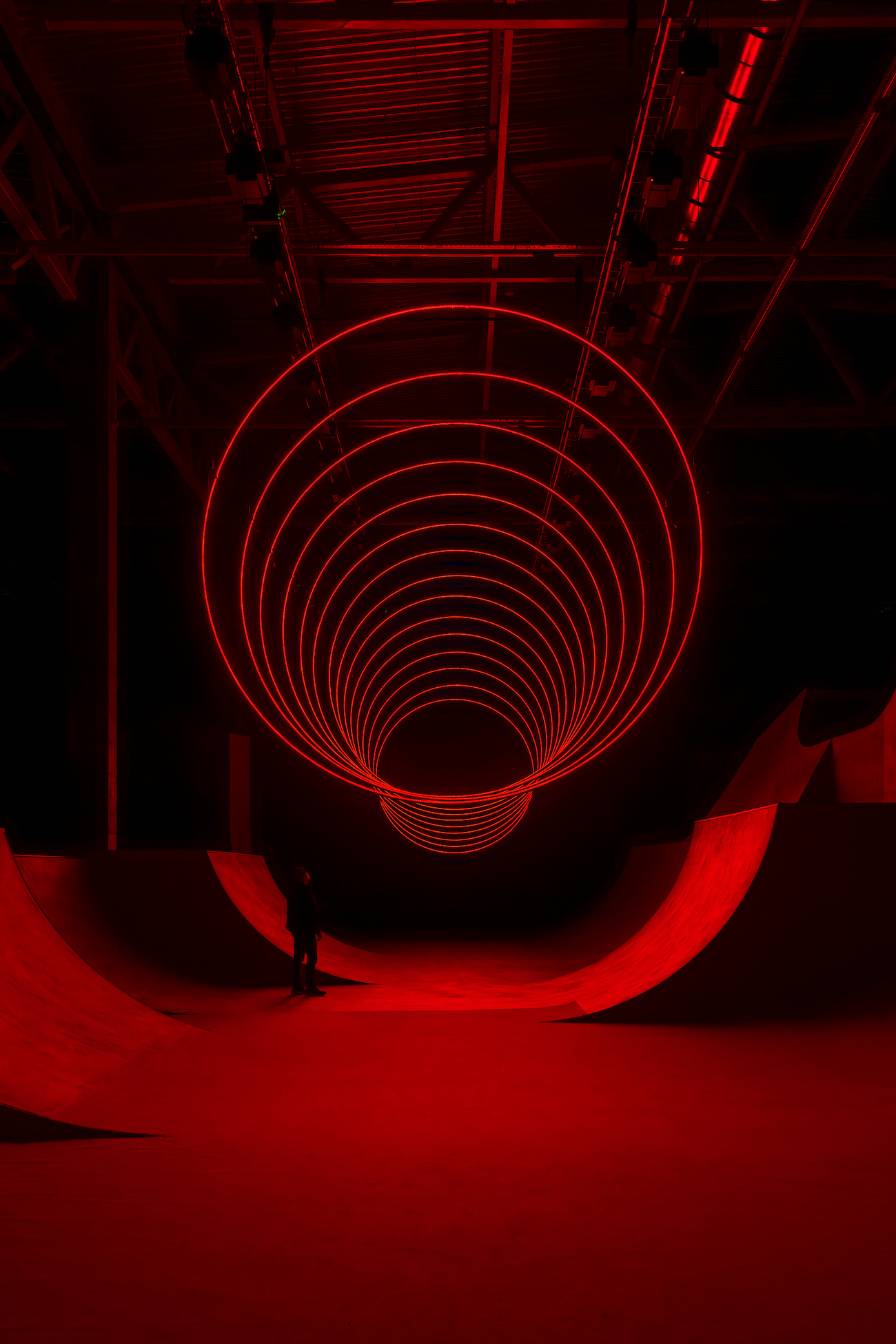CYCLES N2, Kazan, Rusia, 2026. Kinetic installation. Steel, motors. 20 x 8 meters