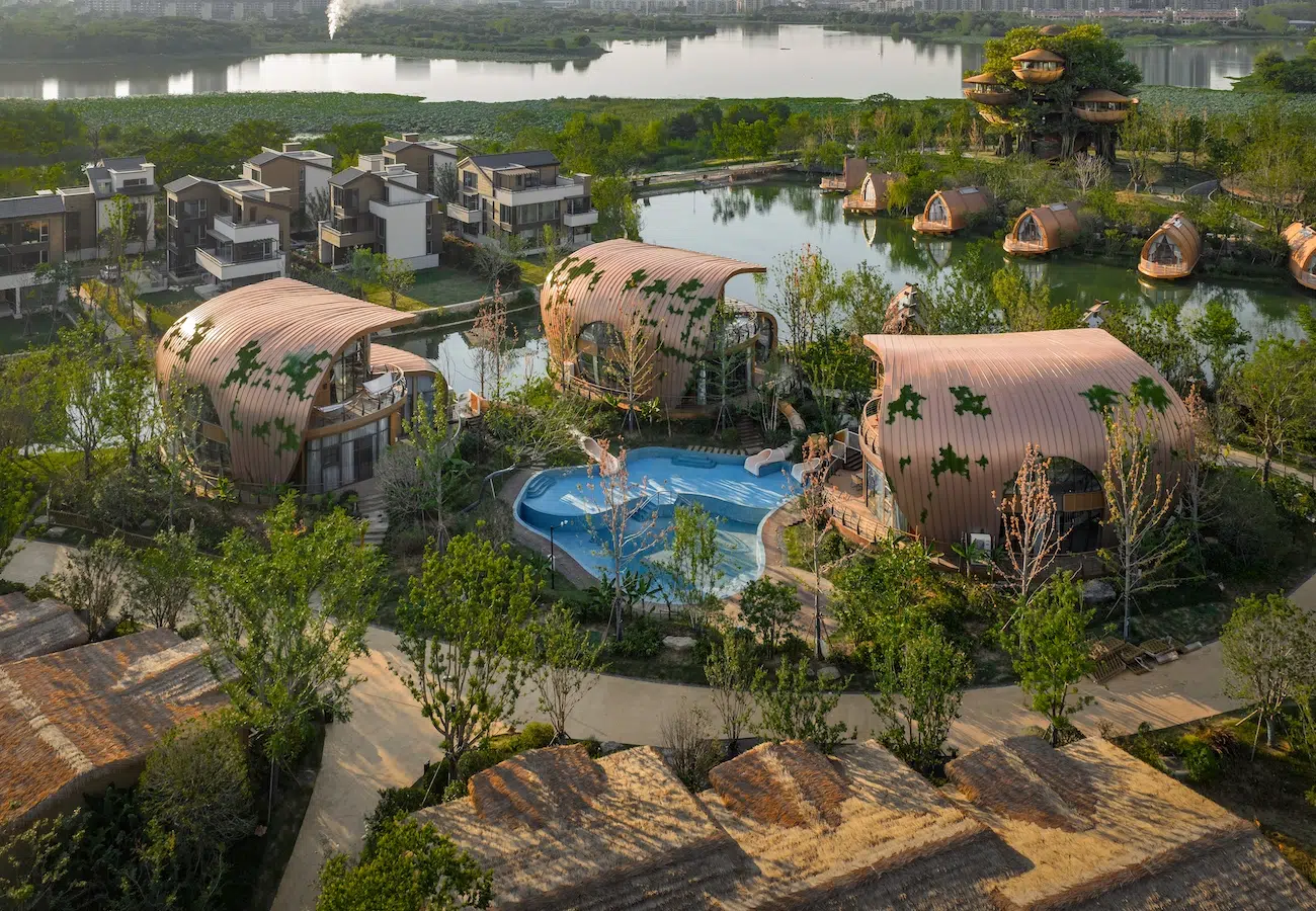 Aerial photo of lakeside resort.