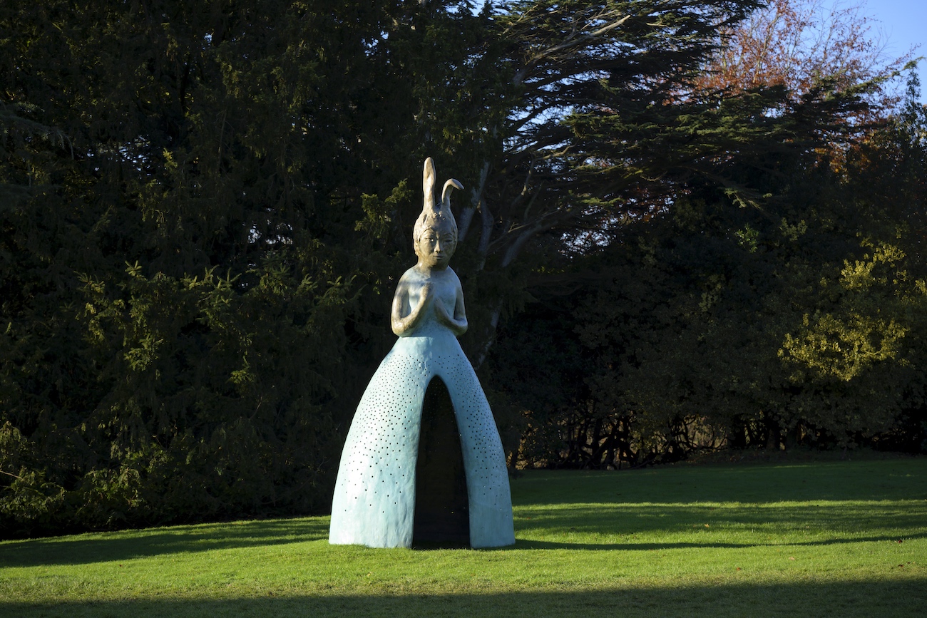 Leiko Ikemura, Usagi Kannon II, 2013/18. patinated bronze, 330 x 118 x 155 cm &copy; Leiko Ikemura, Photo: Jonty Wilde
