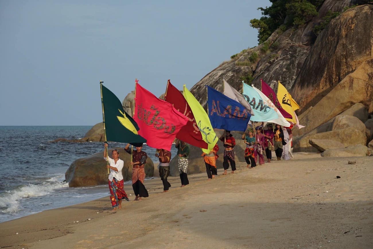 Arahmaiani, Flag Project, 2022. Performed at Pattani, Thailand