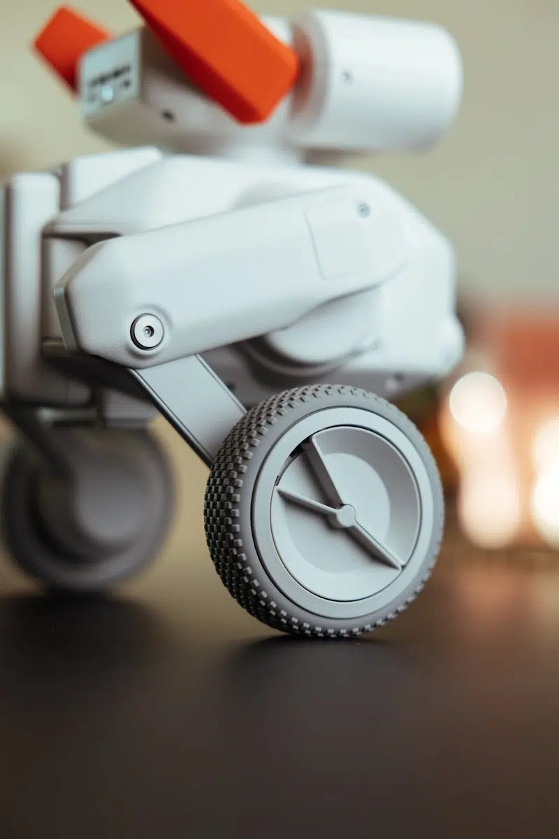 Beni the Traveling Camera Robot
