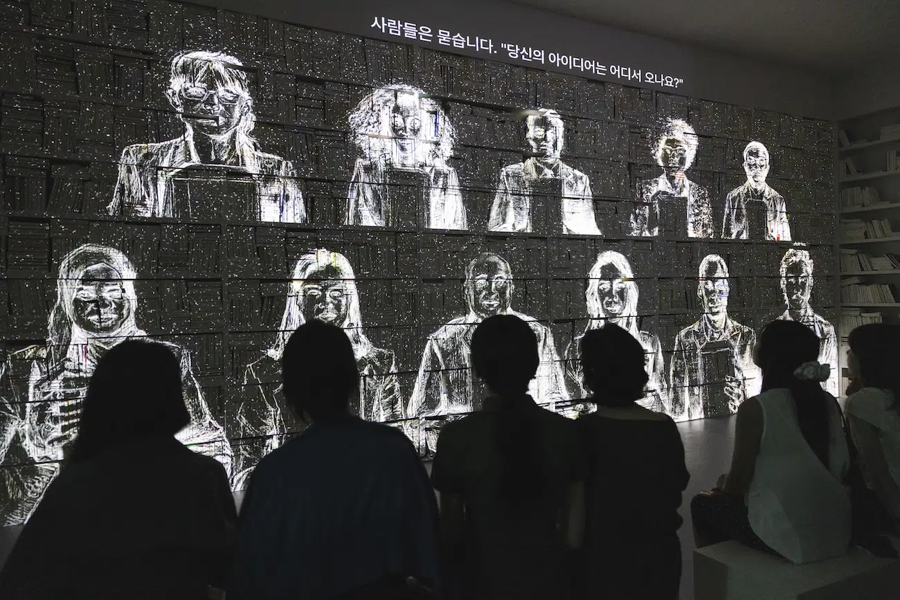 Es Devlin Fills a Seoul Gallery With Books, Mirrors, Light, and Sound at FUTURA SEOUL