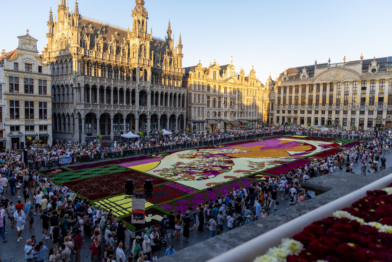 Hokusai’s Great Wave Is Reimagined as a Monumental Carpet of Flowers