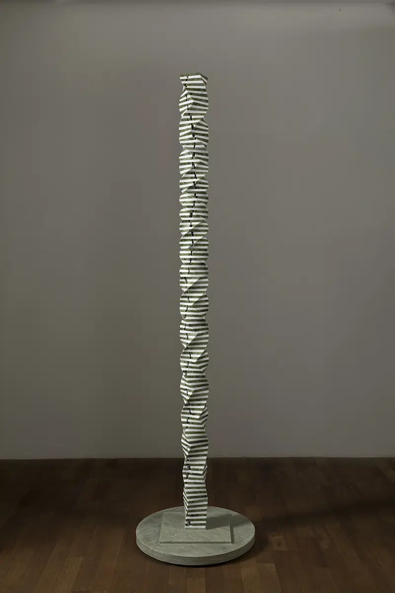 Park Eunsun, Colonna Infinita- Accrescimento, Marmo Bianco Carrara e Verde Ming, 253x66x66cm, 2022, Gana Art.