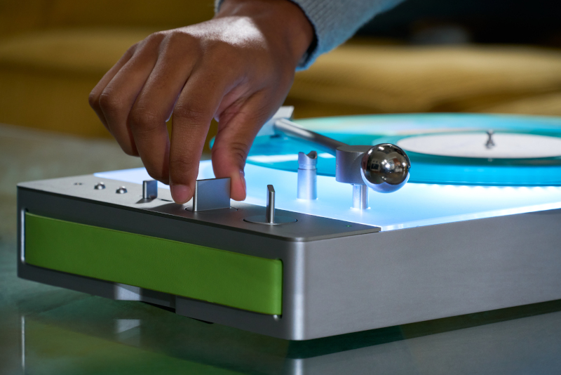 TRETTITRE Retro Wall-Mounted Ambient Audio System