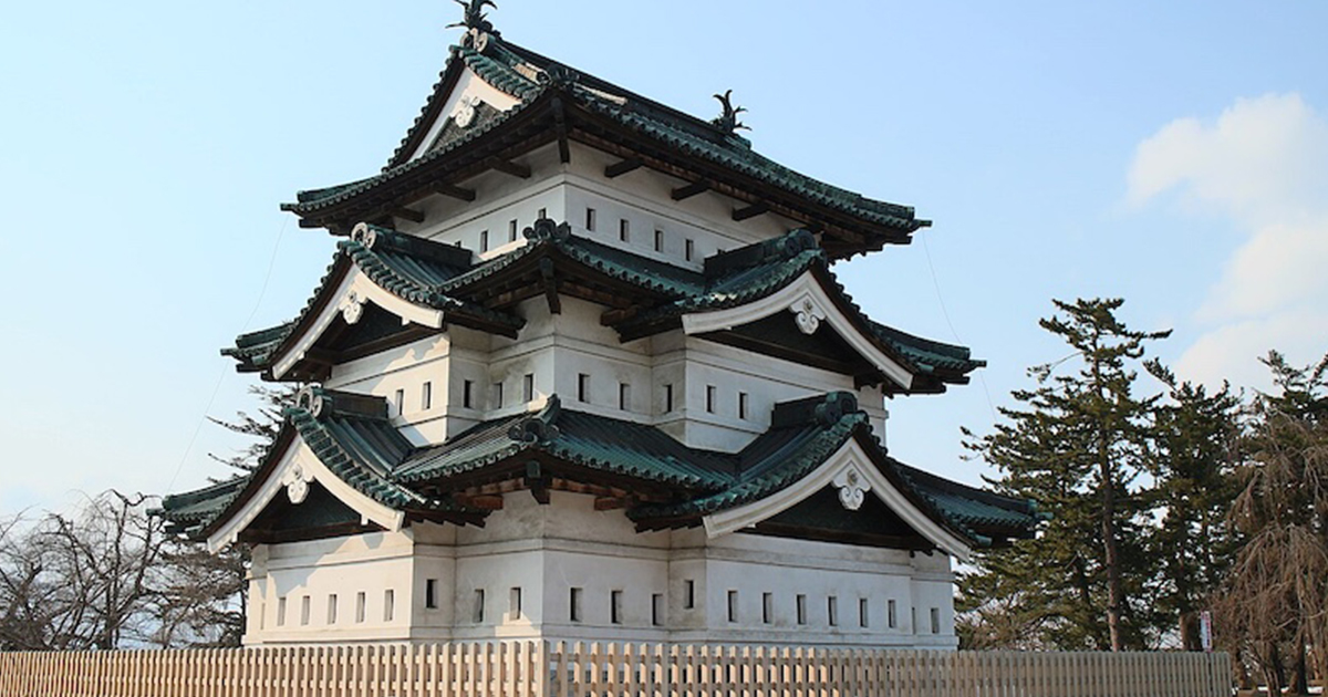 Thousands of Volunteers Pull a 400-Ton Castle in Japan Back to Its Original Site