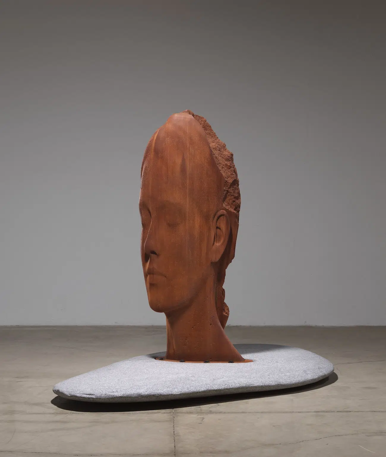 Sculpture by Jaume Plensa