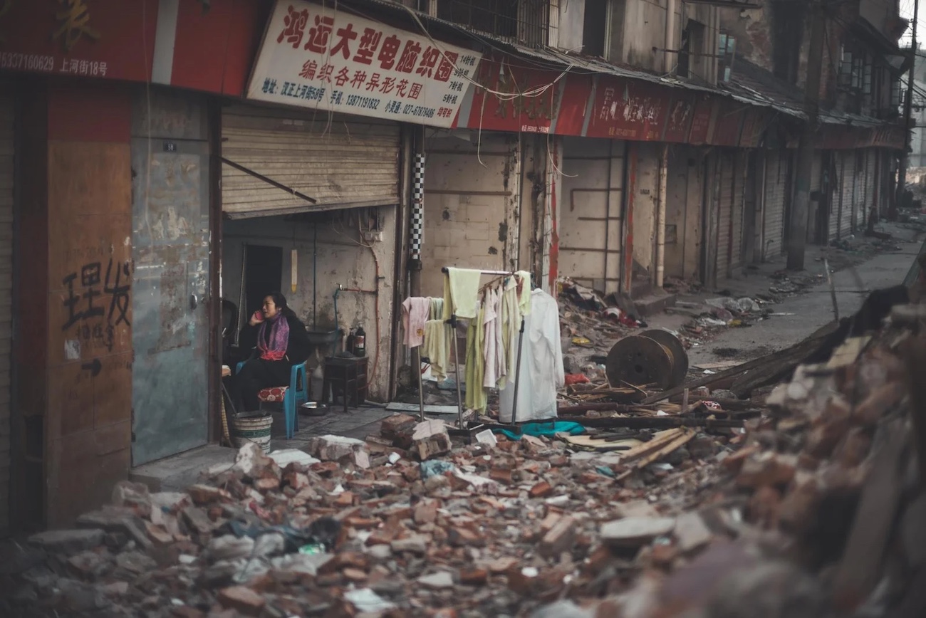 Photo of a rundown street in Wuhan, China. 