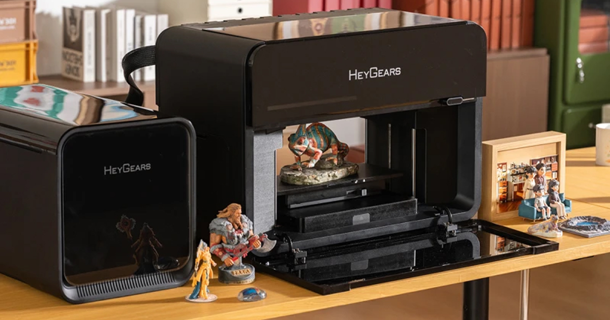 HeyGears G1X: World’s First Desktop Full-Color 3D and UV Printer